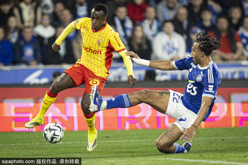 朗斯与巴黎的争夺战：魔鬼赛程下的欧冠梦